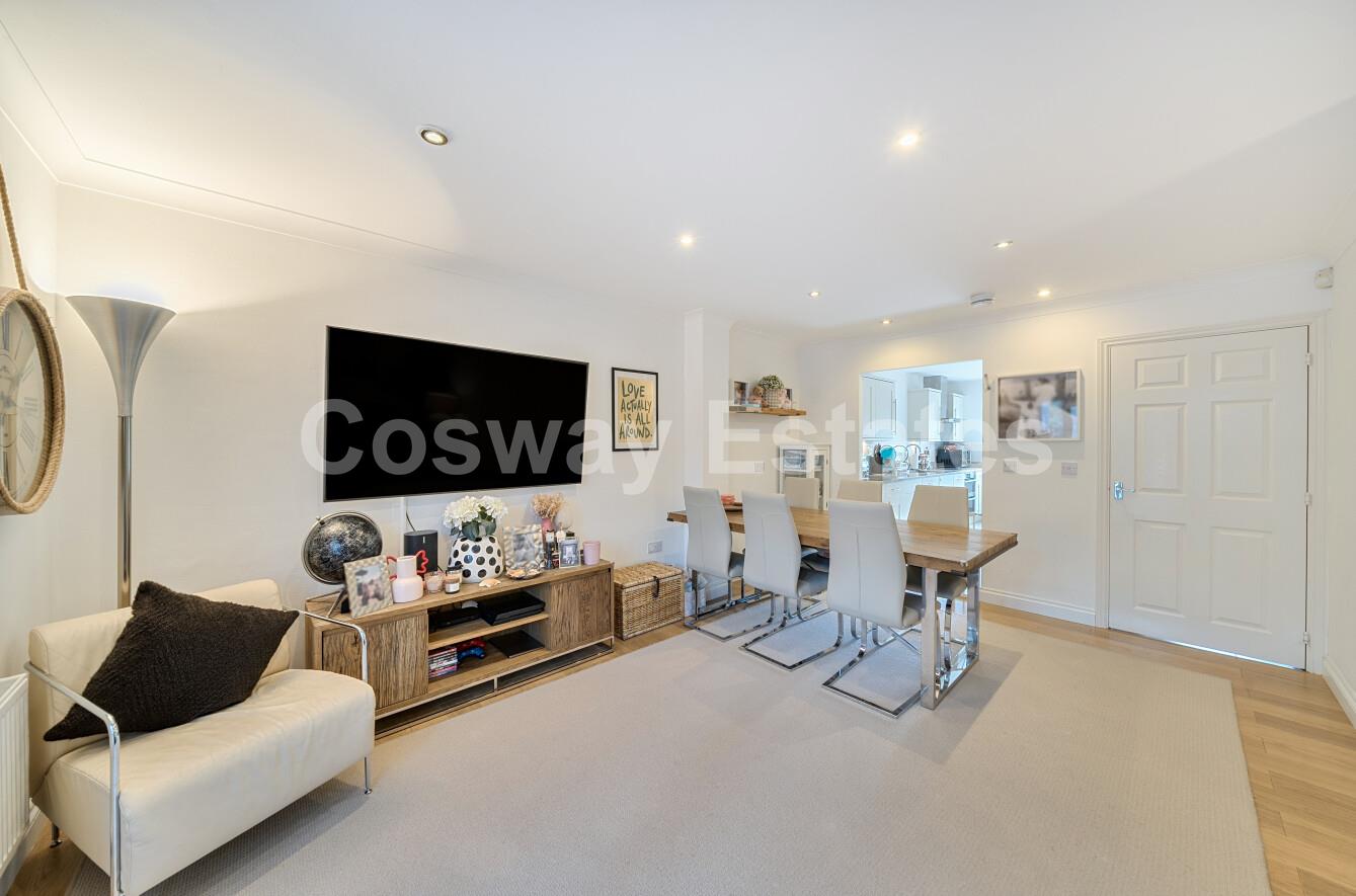 Bampton Drive, Mill Hill, NW7, London